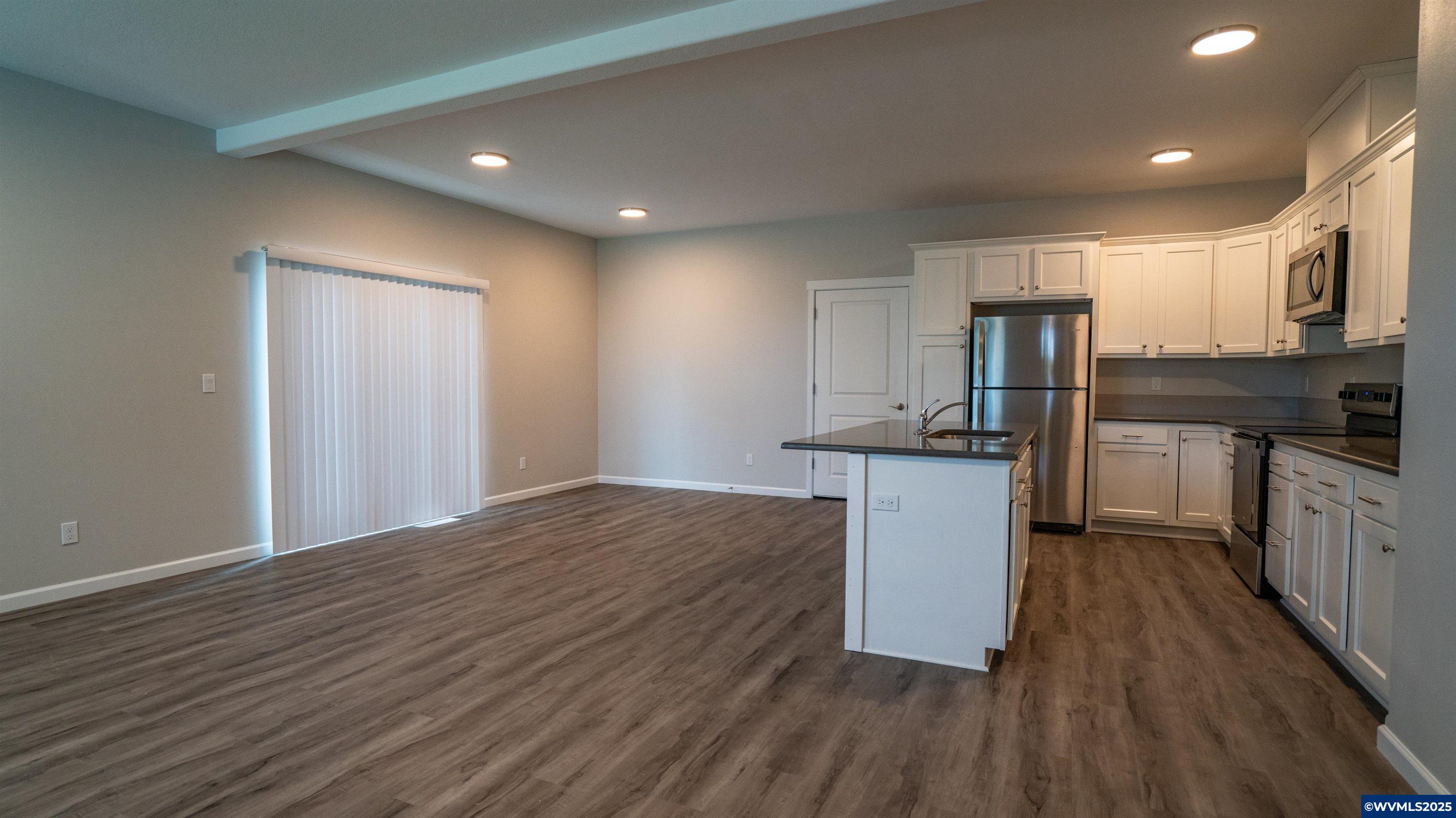 66-68 Sand Ridge Lebanon, OR 97355 - Photo 5 of 35