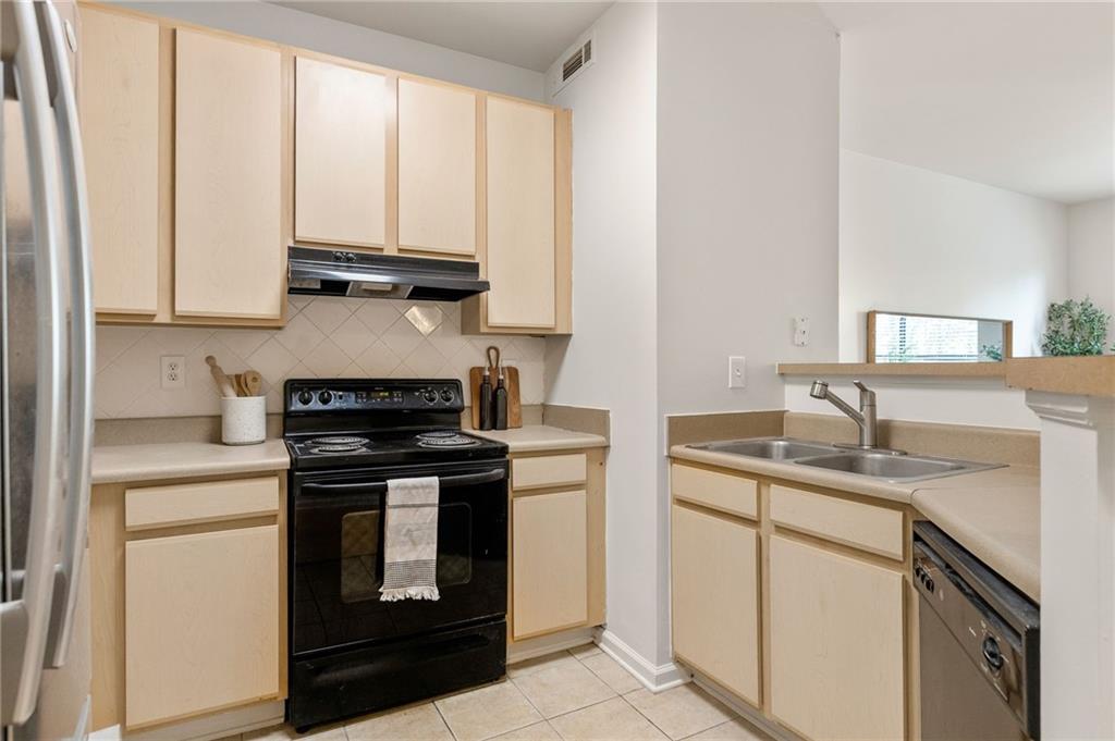 821 Ralph McGill Boulevard Northeast, Unit 3221 Atlanta, GA 30306 - Photo 8 of 18