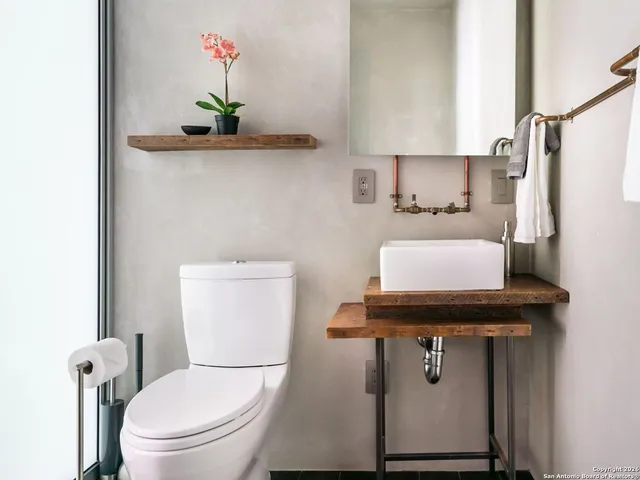 $8,500 | 215 Beauregard Street, San Antonio, TX 78204