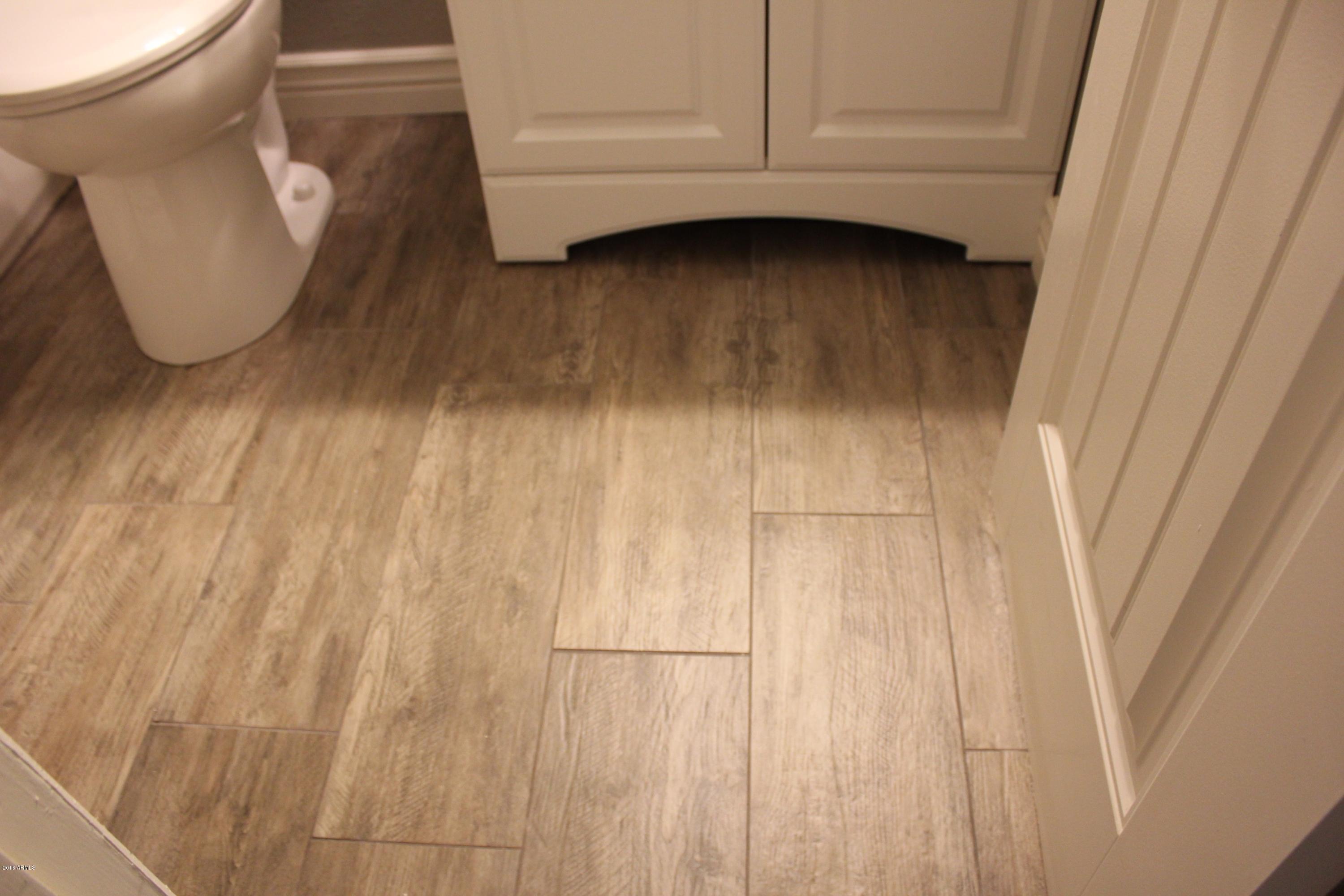 600 South Dobson Road, Unit 194 Mesa, AZ 85202 - Photo 18 of 28 Matching tile in bathroom