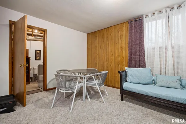 $329,900 | 5909 West Ridgecrest Circle, Peoria, IL 61615