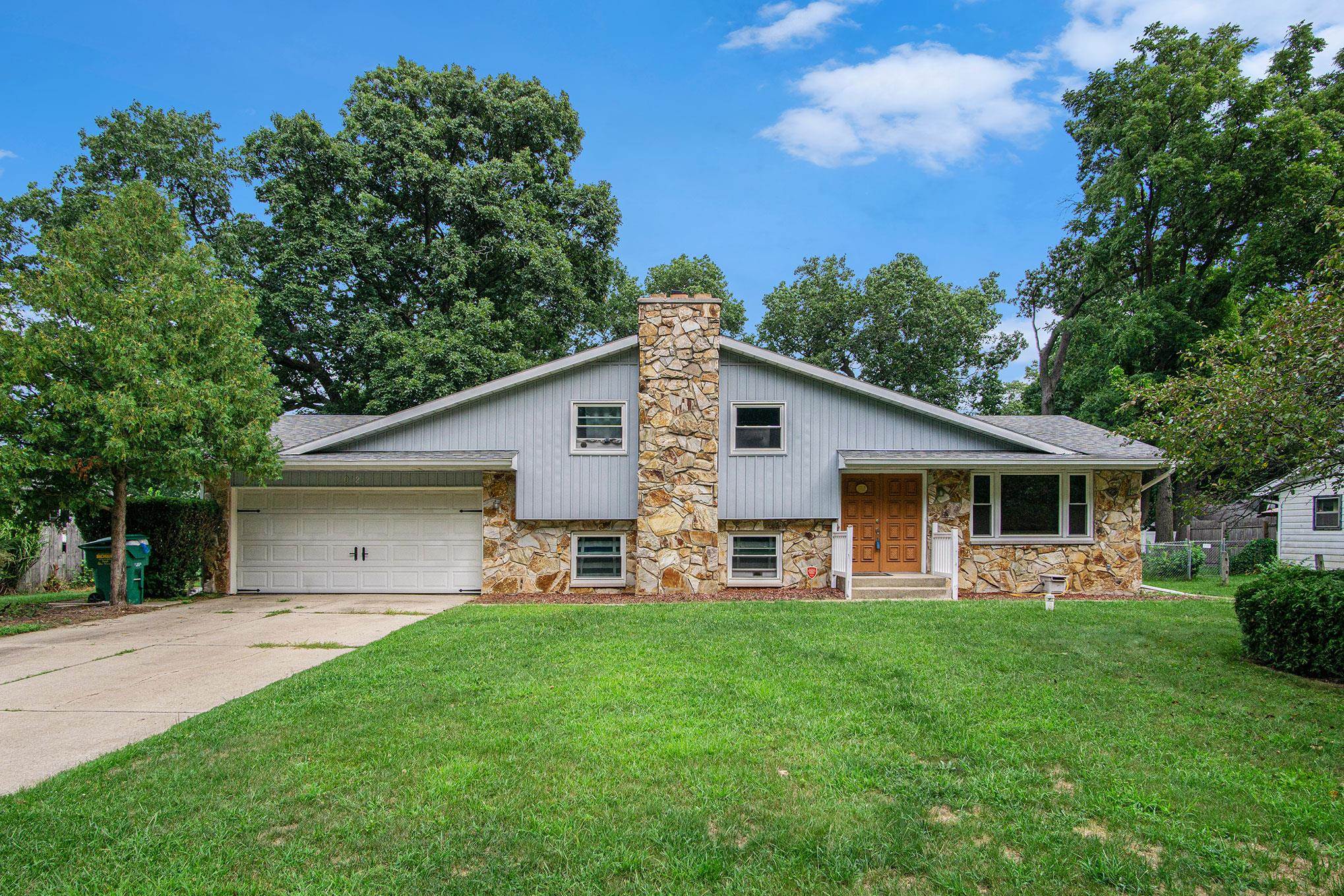 10121 Dunn Road Osceola, IN 46561 - Photo 1 of 24 Gallery Image 1