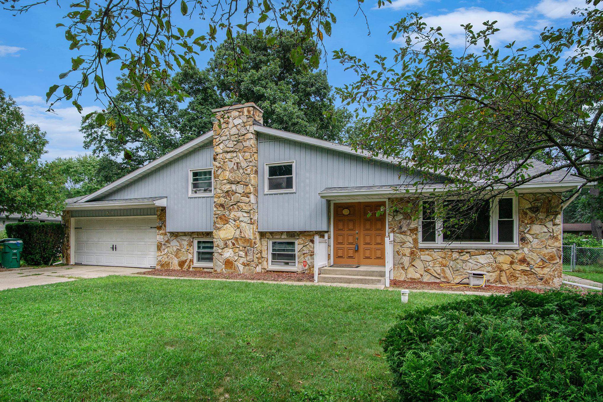 10121 Dunn Road Osceola, IN 46561 - Photo 2 of 24 Gallery Image 2