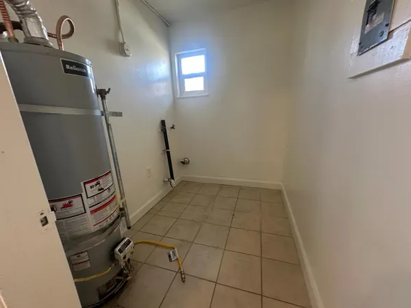 $990,000 | 422 North Glenn Avenue, Fresno, CA 93701