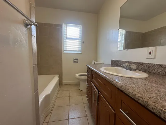 $990,000 | 422 North Glenn Avenue, Fresno, CA 93701