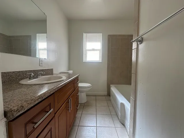 $990,000 | 422 North Glenn Avenue, Fresno, CA 93701