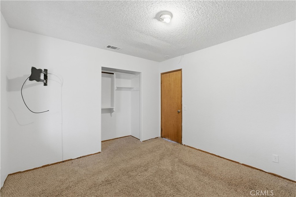 12365 Waynoka Road Apple Valley, CA 92308 - Photo 18 of 36