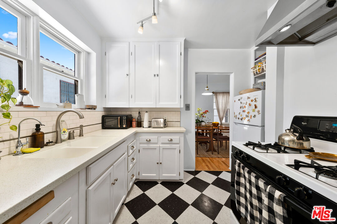 2802 Angus Street Los Angeles, CA 90039 - Photo 20 of 36