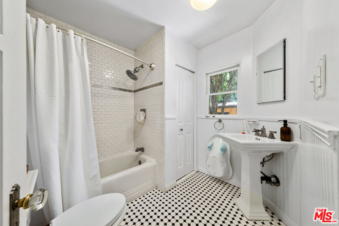 2802 Angus Street Los Angeles, CA 90039 - Photo 23 of 36