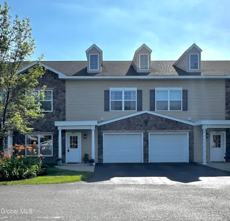$299,900 | 404 Worthington Terrace, North Greenbush, NY 12198