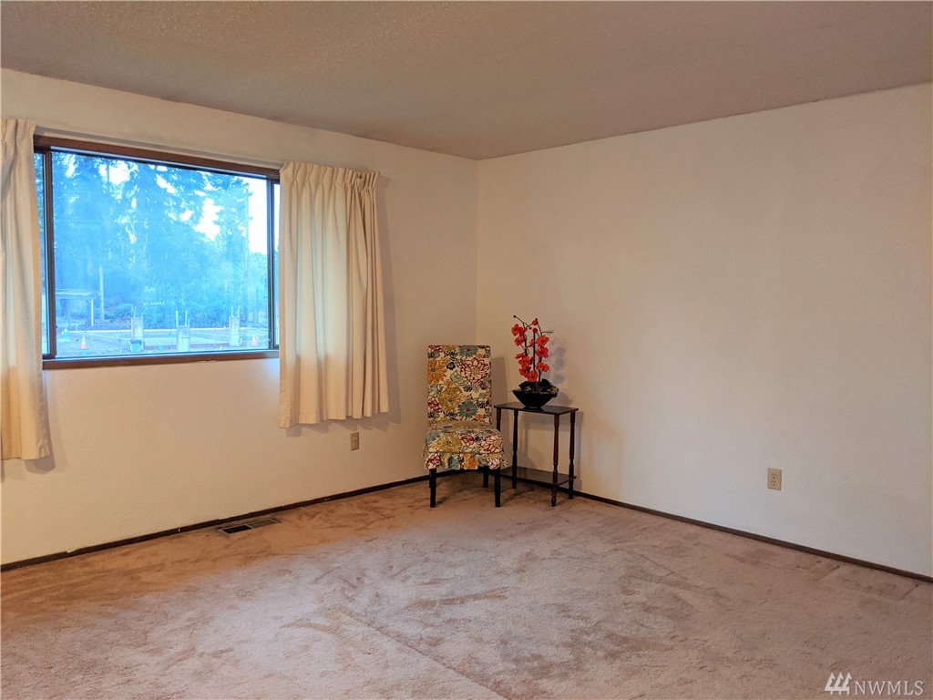 8621 244th Street Southwest Edmonds, WA 98026 - Photo 12 of 23 Gallery Image 12
