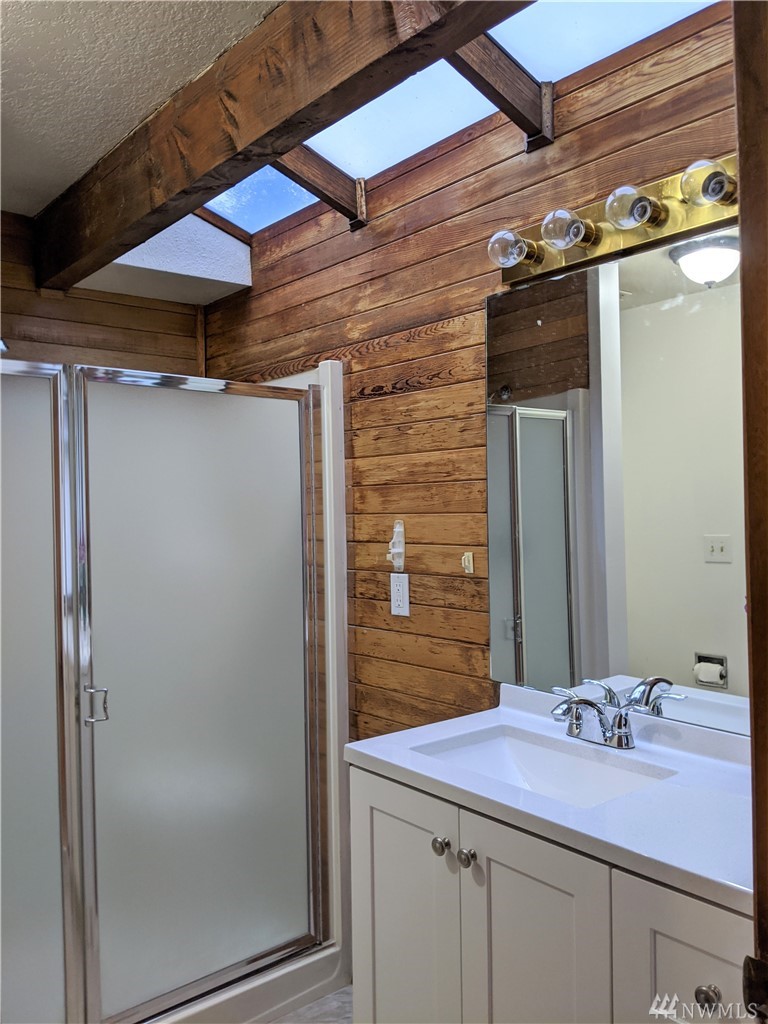 8621 244th Street Southwest Edmonds, WA 98026 - Photo 13 of 23 Gallery Image 13