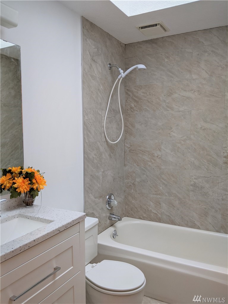 8621 244th Street Southwest Edmonds, WA 98026 - Photo 14 of 23 Gallery Image 14