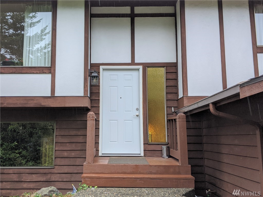 8621 244th Street Southwest Edmonds, WA 98026 - Photo 3 of 23 Gallery Image 3