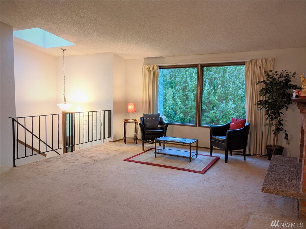 8621 244th Street Southwest Edmonds, WA 98026 - Photo 5 of 23 Gallery Image 5