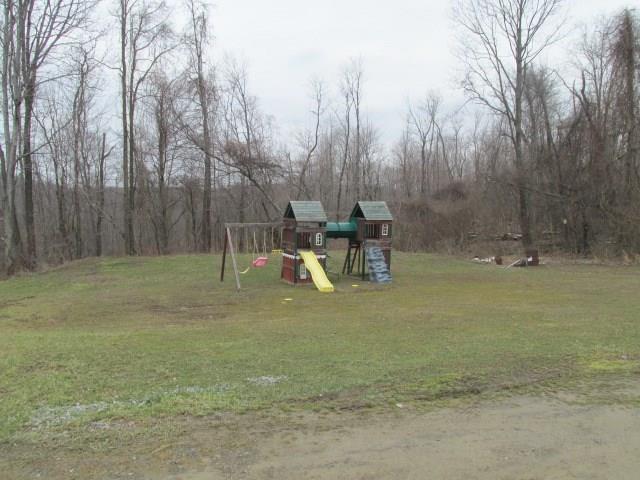 159 Monarch Road Dunbar, PA 15431 - Photo 19 of 22 side yard