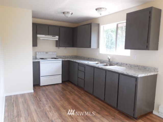 3805 South Tyler Road Port Angeles, WA 98363 - Photo 6 of 24 Gallery Image 6