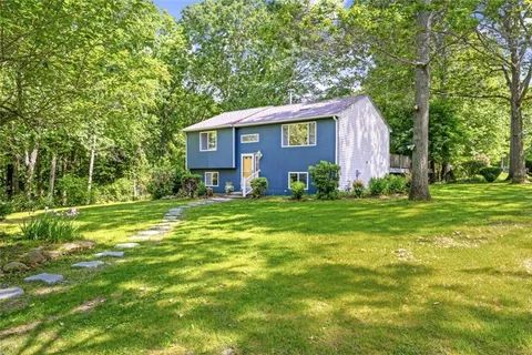 $569,000 | 107 Huckleberry Road, North Kingstown, RI 02852