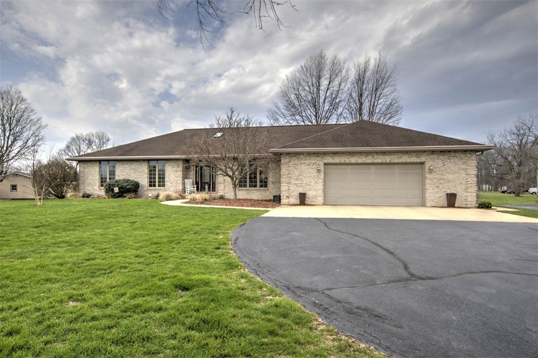 2731 South Taylor Road Decatur, IL 62521 - Photo 6 of 37