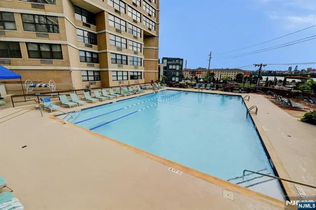 $219,900 | 7004 Boulevard East, Unit 11B, Guttenberg, NJ 07093