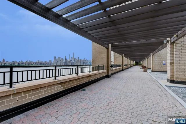 $219,900 | 7004 Boulevard East, Unit 11B, Guttenberg, NJ 07093