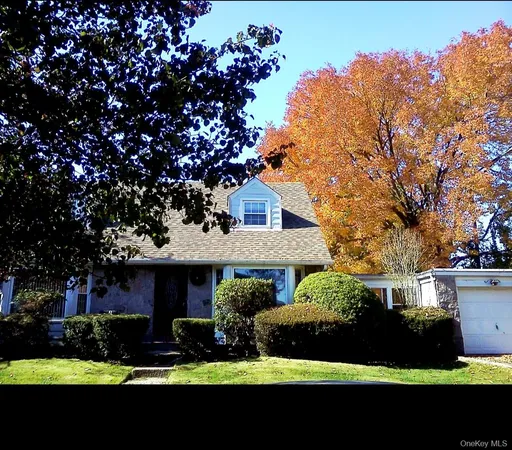 $849,999 | 1 Herbert Drive, New Hyde Park, NY 11040