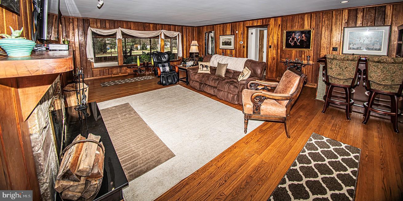 206 Burrs Road Westampton, NJ 08060 - Photo 4 of 115 Livingroom