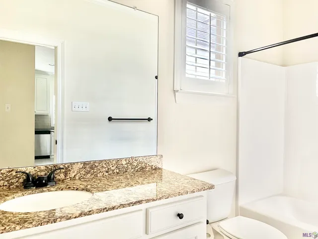 $2,300 | 3147 Hudson Park Drive, Baton Rouge, LA 70810