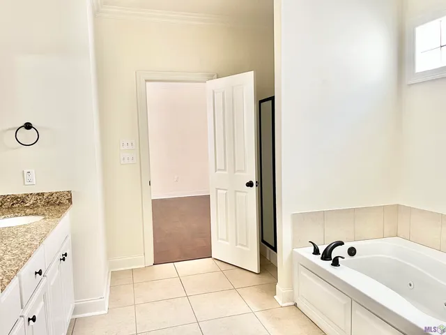 $2,300 | 3147 Hudson Park Drive, Baton Rouge, LA 70810