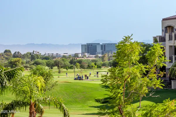 $1,495,000 | 8 Biltmore Estate, Unit 202, Phoenix, AZ 85016