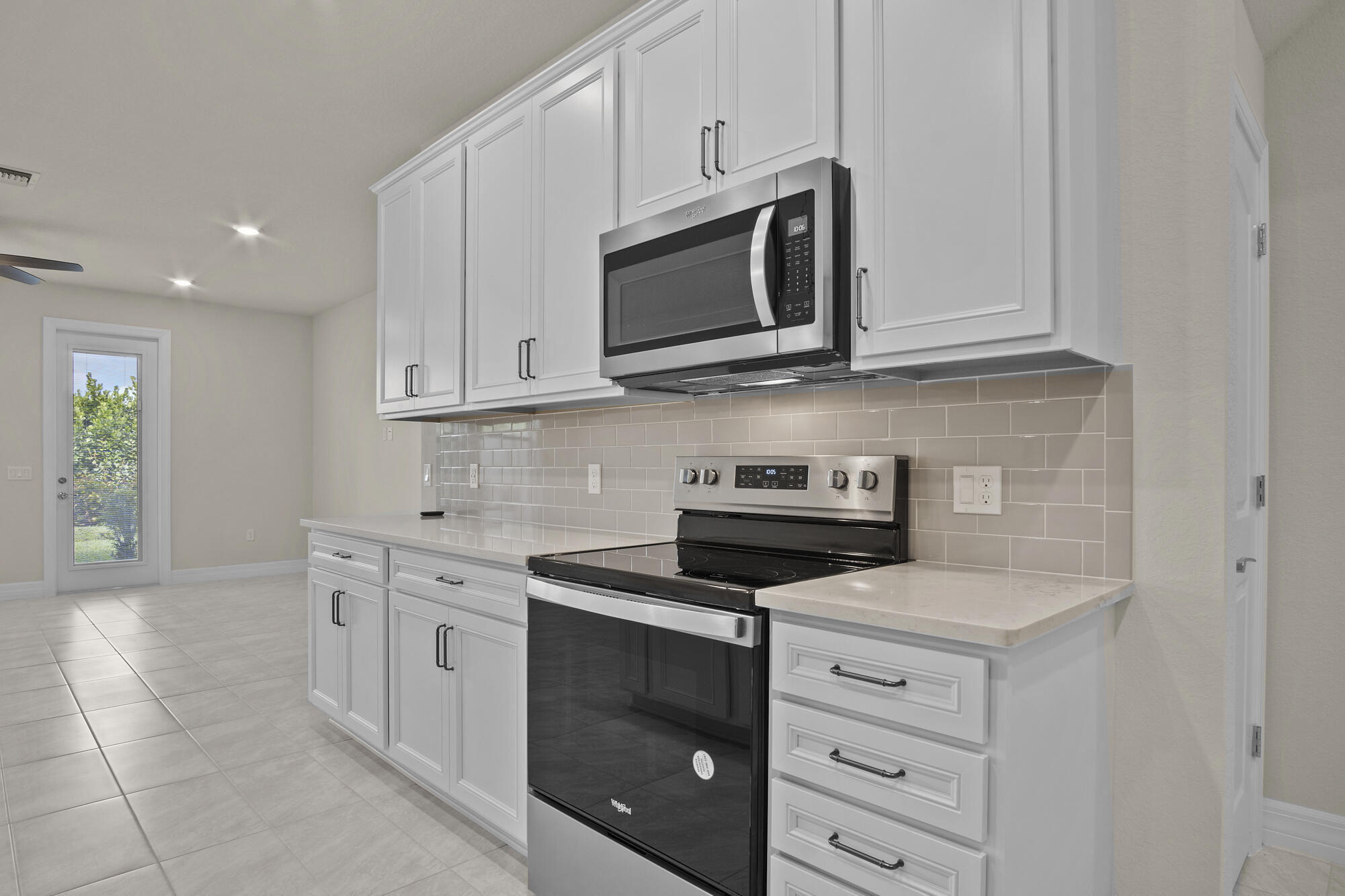 4837 Chantilly Road Lake Worth, FL 33467 - Photo 4 of 26 020RF