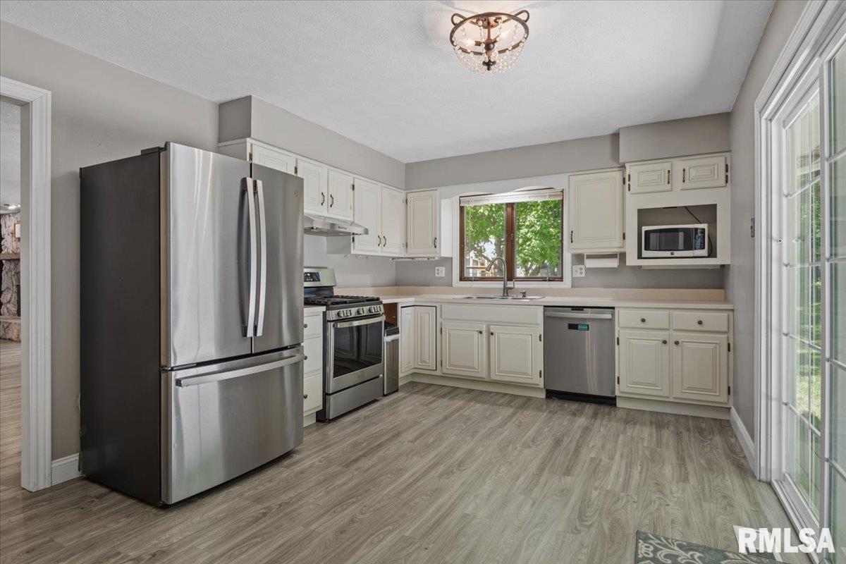 61 Sarah Avenue Springfield, IL 62703 - Photo 18 of 48 Gallery Image 18