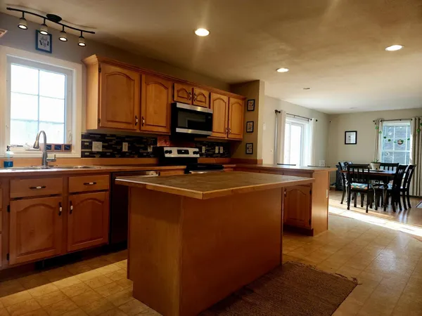 $669,900 | 8 Byrne Road, Northwood, NH 03261