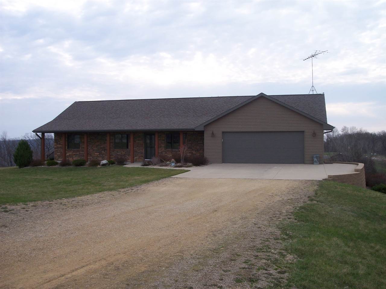 386 Estes Ridge Trail Guttenberg, IA 52052 - Photo 4 of 9 Gallery Image 4