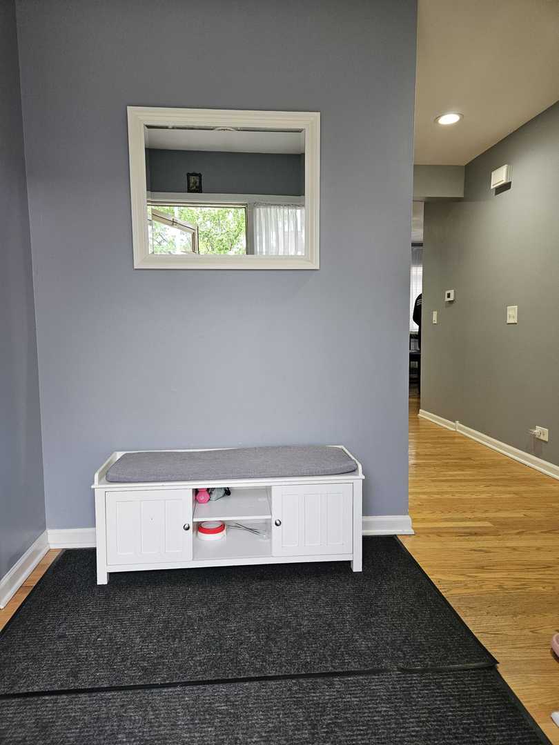 441 Commanche Trail Wheeling, IL 60090 - Photo 2 of 26 a view of room with cabinet