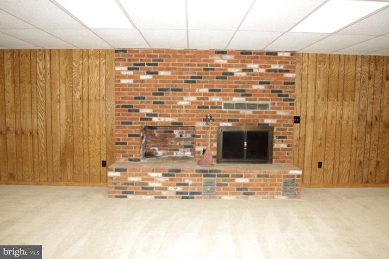 736 Eddy Road Crownsville, MD 21032 - Photo 3 of 16 Family Room