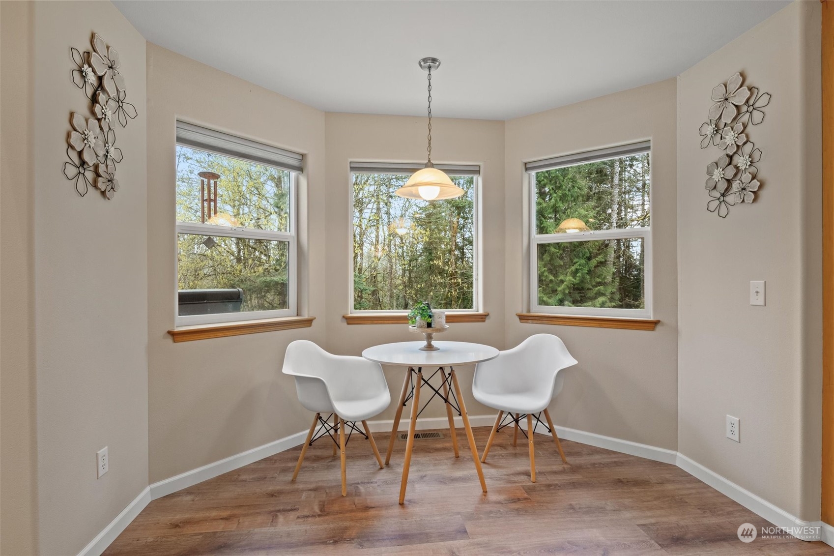 2068 Academy Road Bellingham, WA 98226 - Photo 20 of 40 a dining room with furniture and window