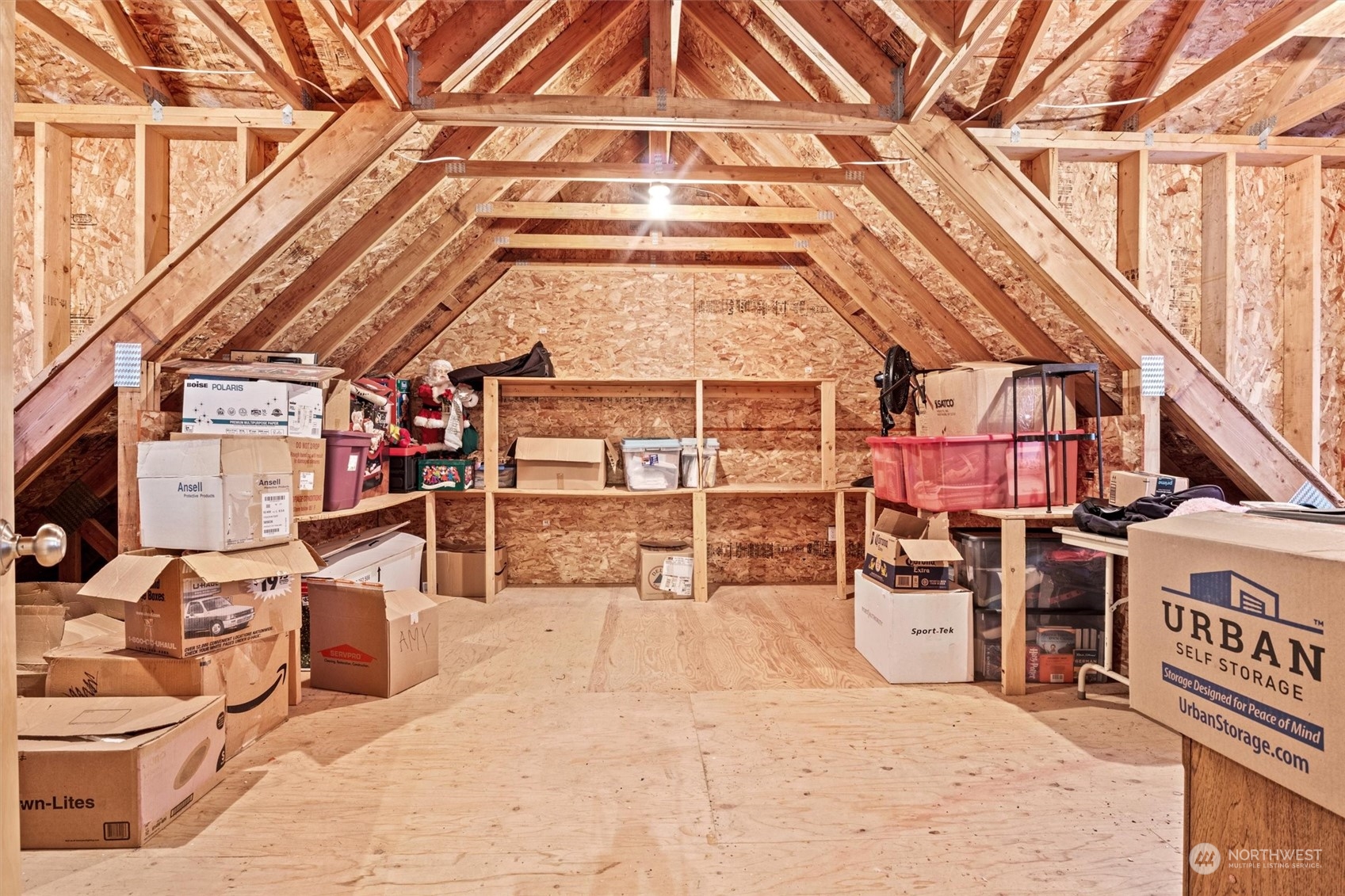2068 Academy Road Bellingham, WA 98226 - Photo 36 of 40 a view of a chairs and tables in the patio