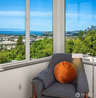$889,000 | 2517 13th Avenue South, Seattle, WA 98144