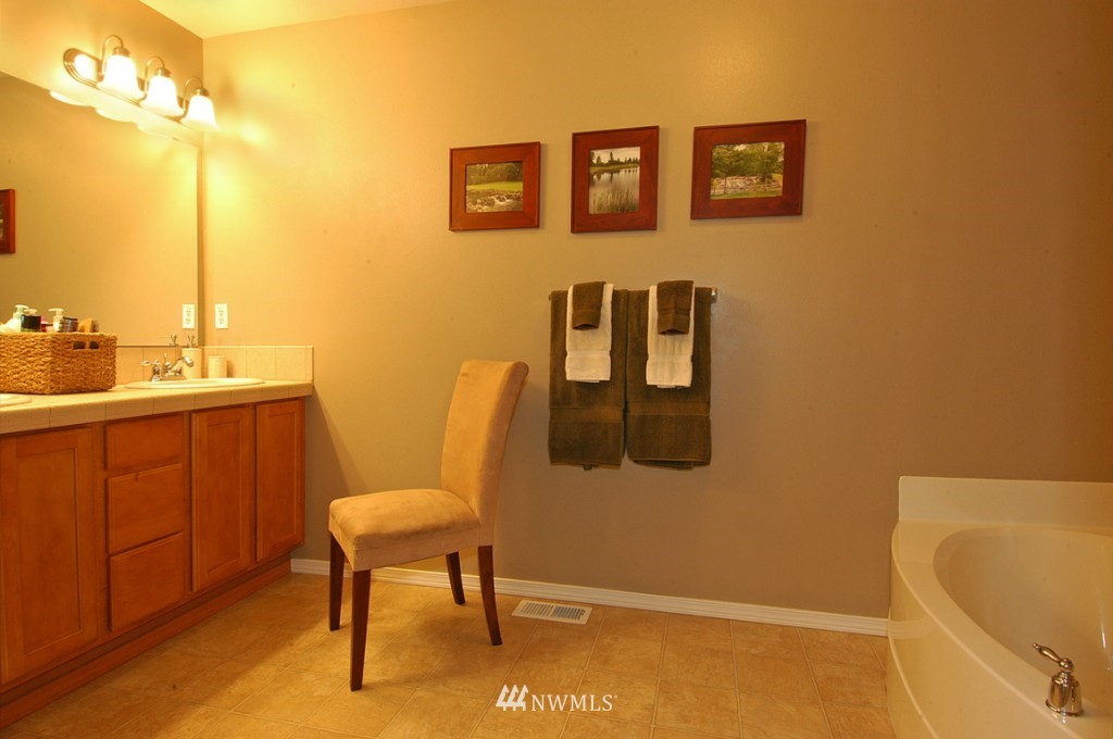 2809 232nd Street Southeast Bothell, WA 98021 - Photo 12 of 25