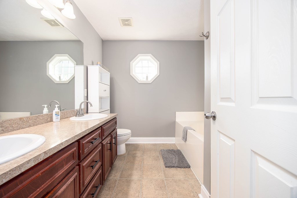 90 Lee Road Phenix City, AL 36870 - Photo 8 of 19 Primary Bathroom