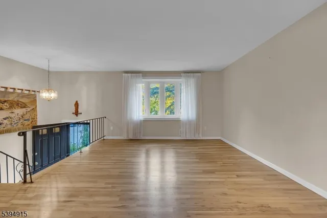 $725,000 | 39 Old Stirling Road, Warren, NJ 07059