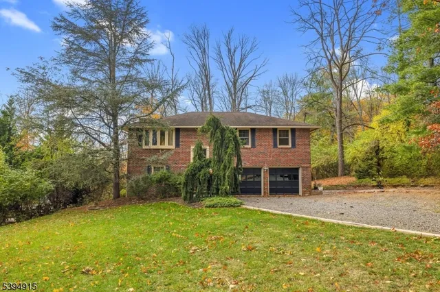 $725,000 | 39 Old Stirling Road, Warren, NJ 07059