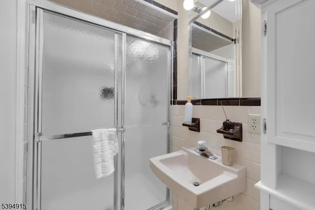 $725,000 | 39 Old Stirling Road, Warren, NJ 07059