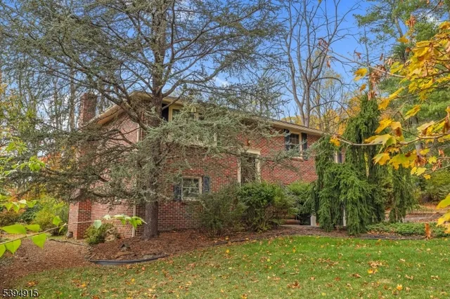 $725,000 | 39 Old Stirling Road, Warren, NJ 07059