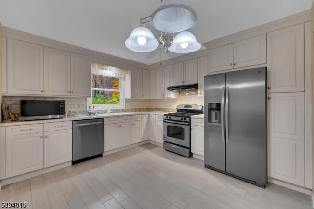 $725,000 | 39 Old Stirling Road, Warren, NJ 07059