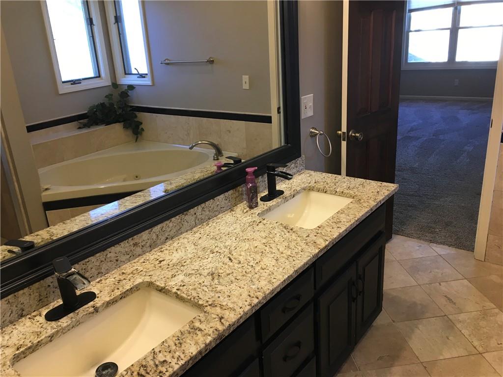 111 Southfork Road Lansing, KS 66043 - Photo 33 of 64