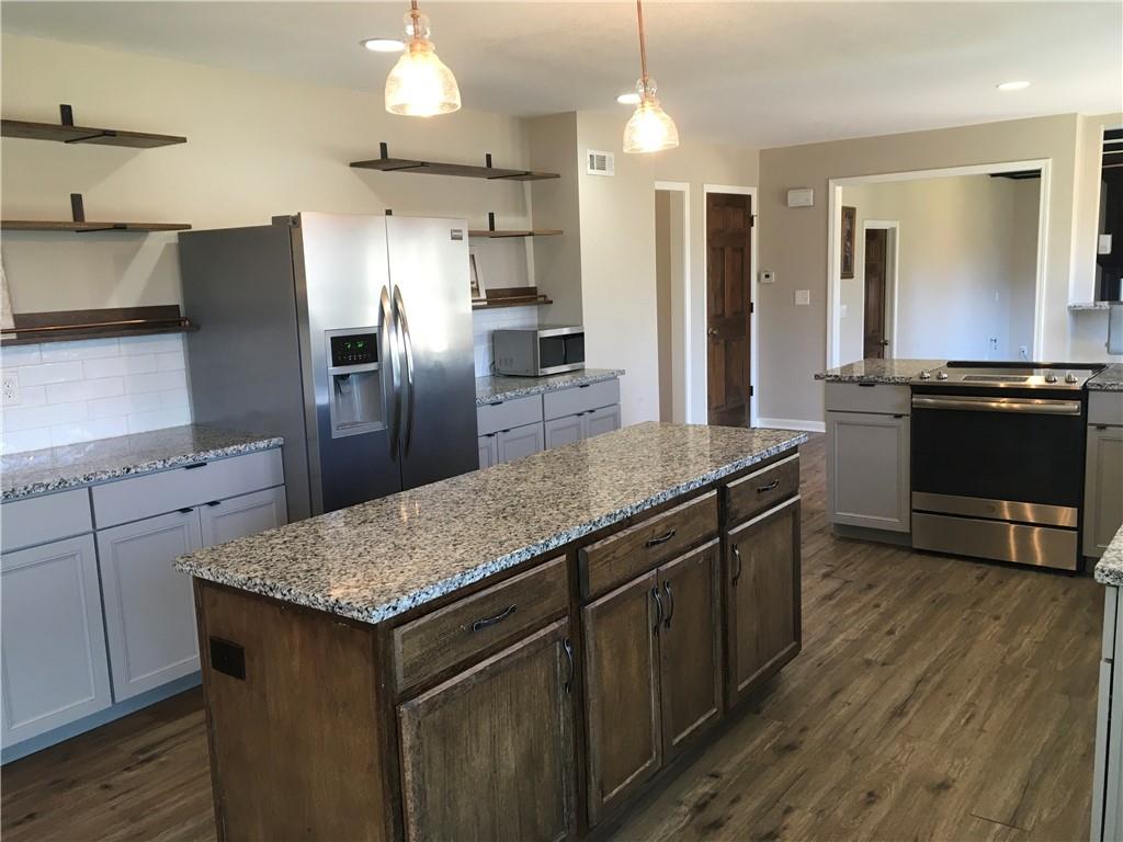 111 Southfork Road Lansing, KS 66043 - Photo 4 of 64