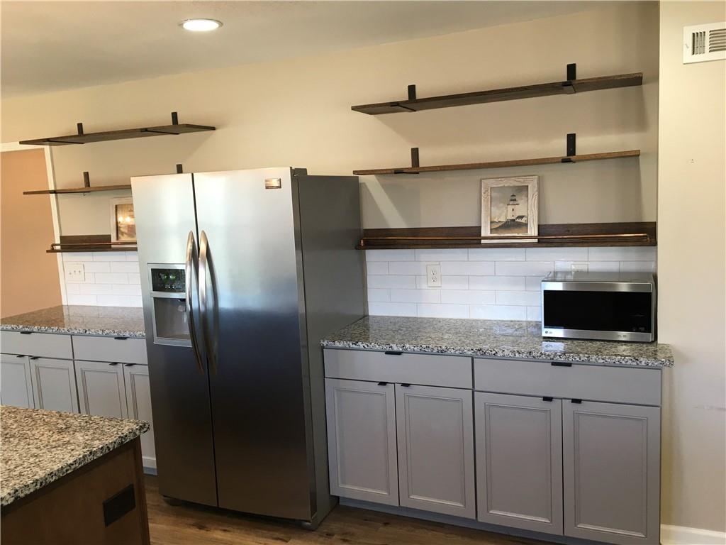 111 Southfork Road Lansing, KS 66043 - Photo 5 of 64