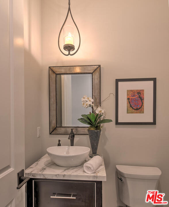 10513 Rountree Road Los Angeles, CA 90064 - Photo 14 of 29 Gallery Image 14